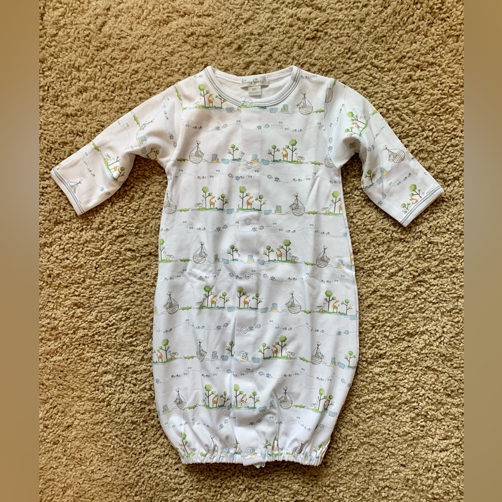 Kissy kissy gown NWOT